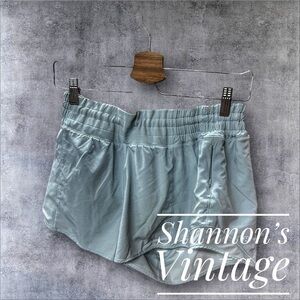 Lululemon Hotty-Hot Women’s Sz 12 Lined Athletic Shorts A37